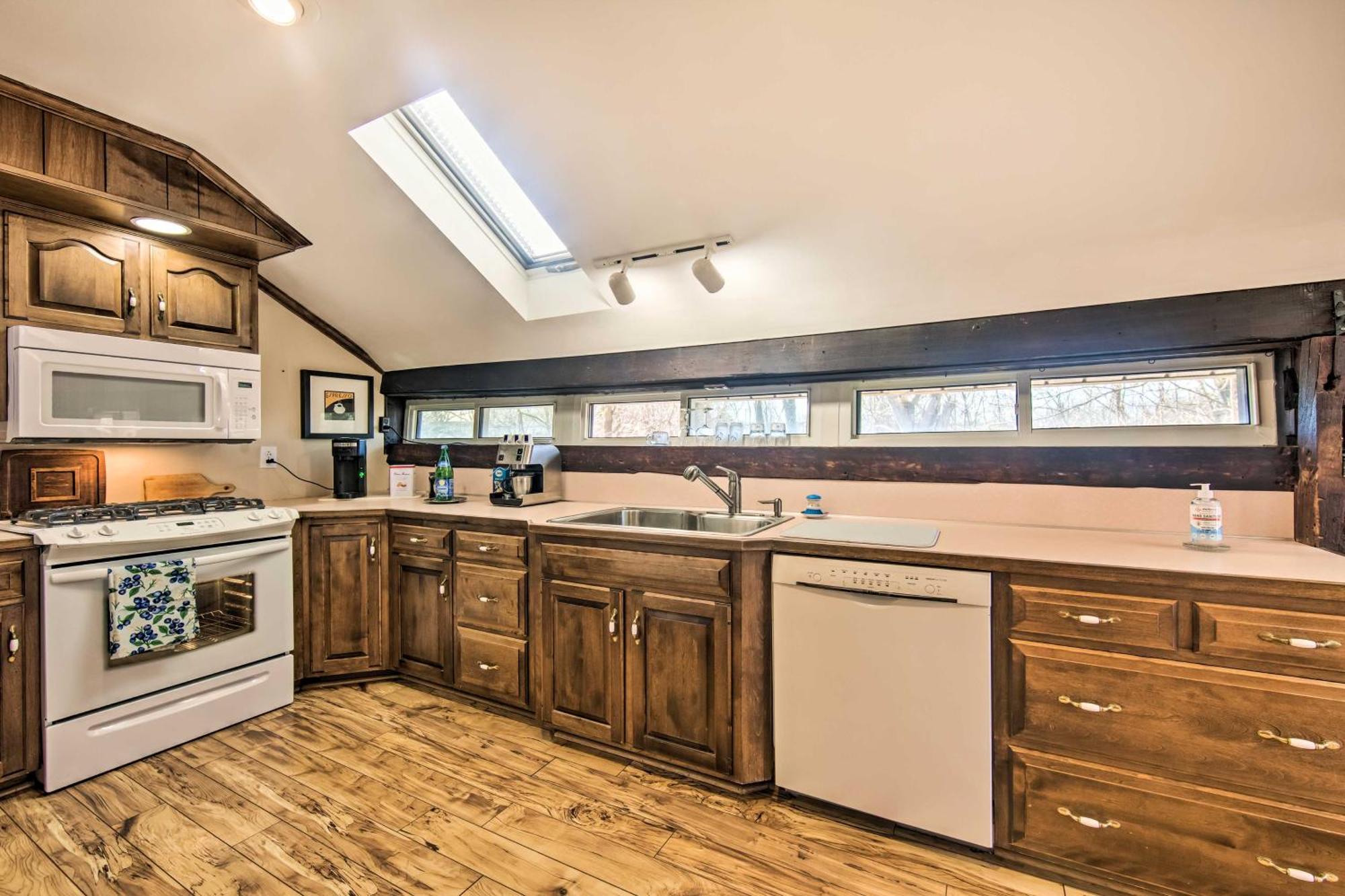 Runningwater Apartment In Lancaster With Deck المظهر الخارجي الصورة